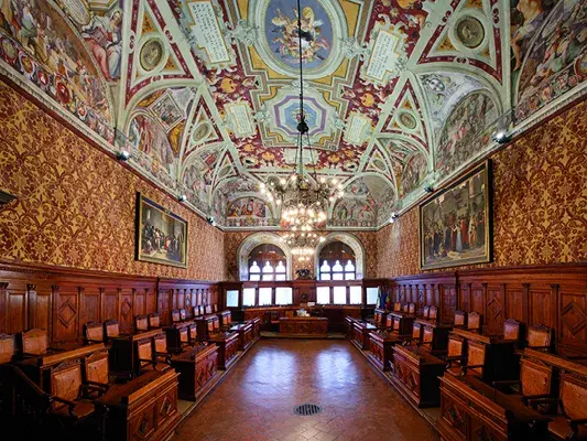 Foto panoramica della Sala del Consiglio Comunale